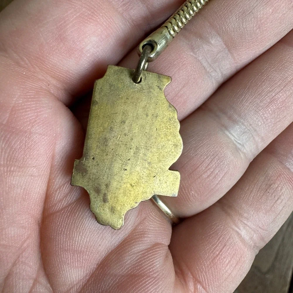 Vintage State of Illinois Gold Tone Keychain with horse Silhouette WILKINS‎
